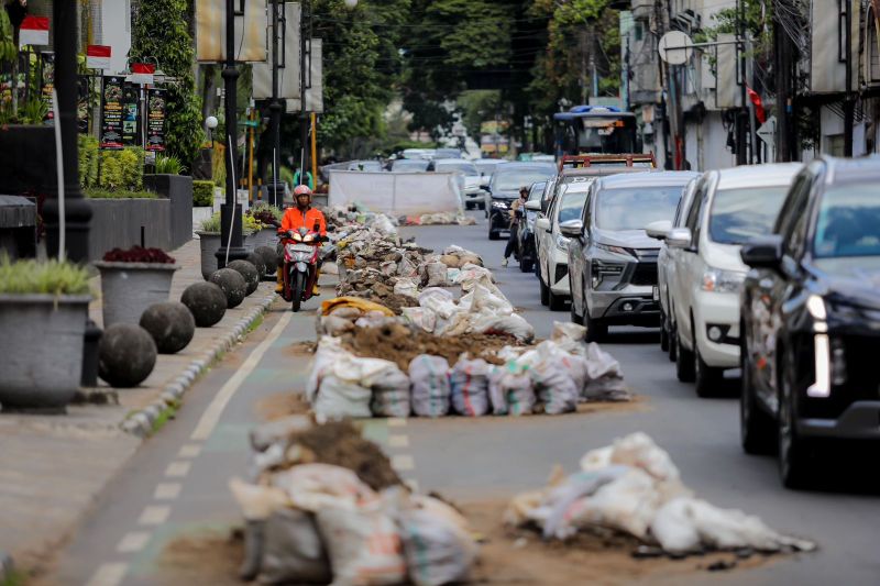 Pemkot Bandung Targetkan Proyek Pemindahan Kabel Utilitas Rampung Sebelum Libur Nataru 2024