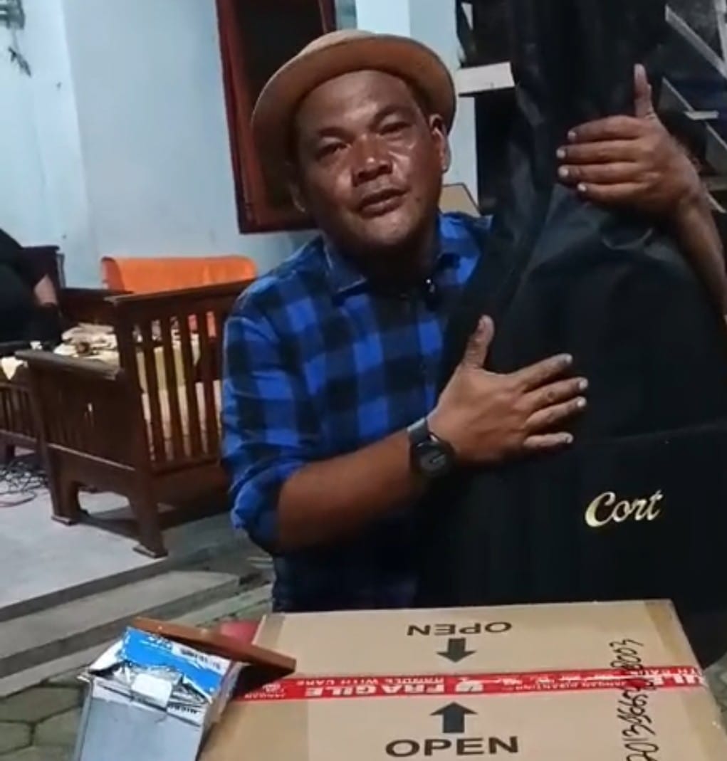 Kang Boma Pengamen asal Banjaran yang Viral Dapat Bantuan dari Presiden Prabowo