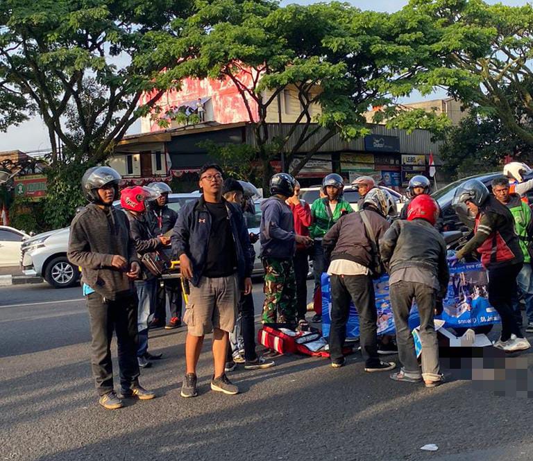 Breaking News! Kecelakaan Sepeda Motor di Jalan Dr Djunjunan (Pasteur)