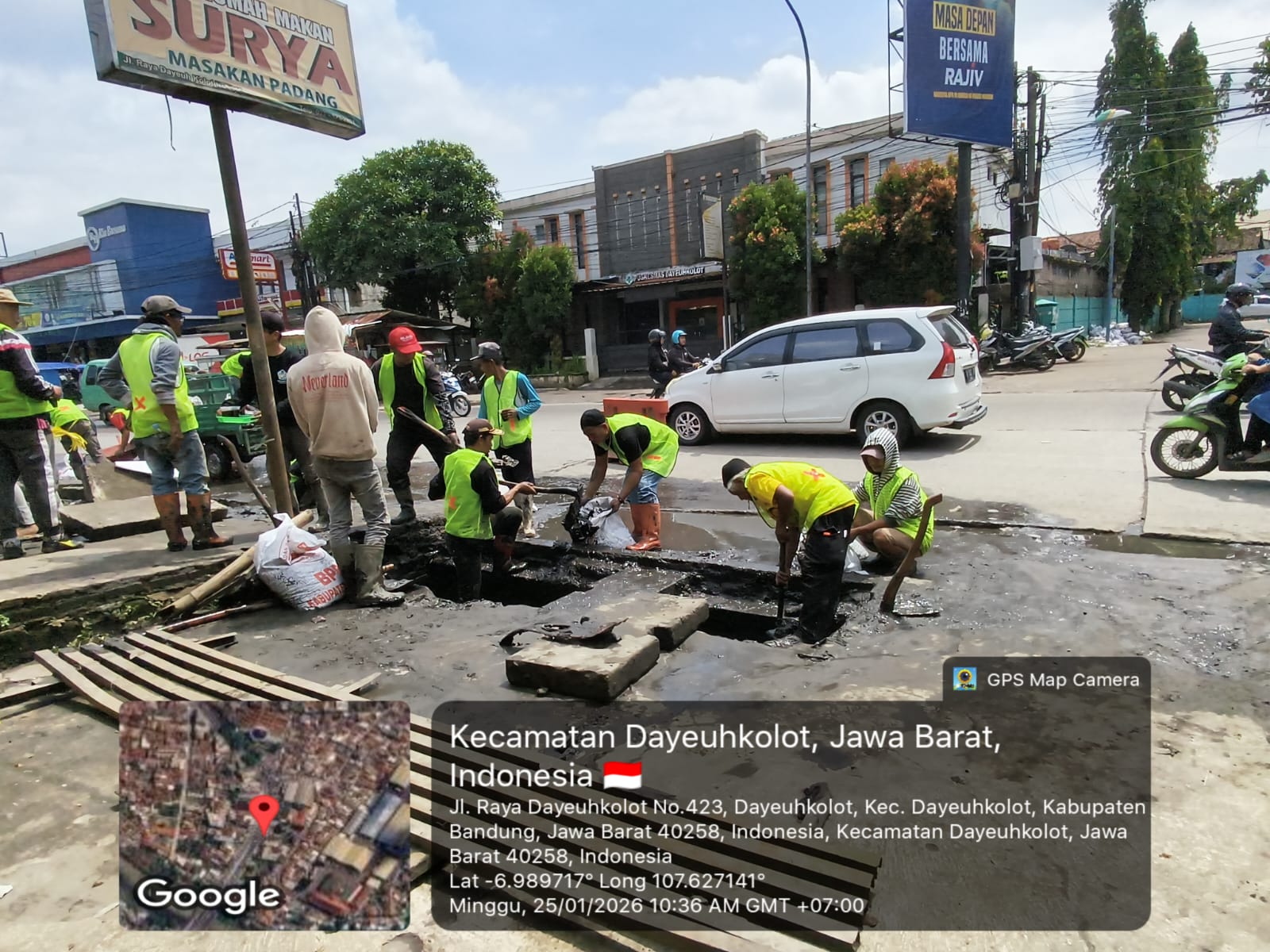 Rawan Kecelakaan, Bina Marga Provinsi Didesak Segera Perbaiki Ruas Jalan Dayeuhkolot