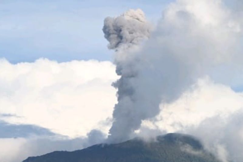 Gunung Ibu di Halmahera Barat Alami Dua Kali Erupsi, Warga Diminta Waspada