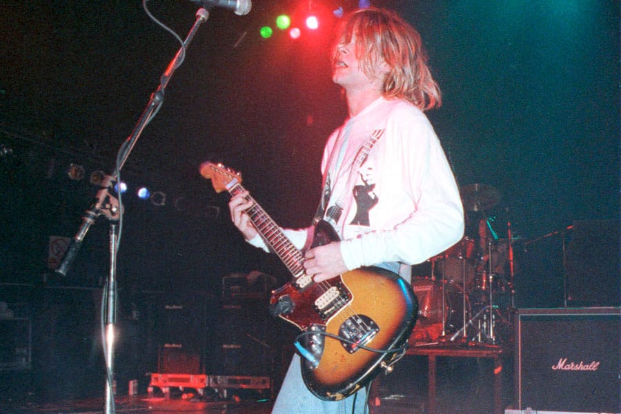 Pengen Kaya Kurt Cobain? Inilah Gitar Fender Jaguar yang Digunakan Kurt Cobain di Masa Jayanya