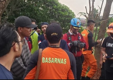 Diduga Terseret Arus Kali, Dua Orang Anak Hilang Ketika Asik Berenang