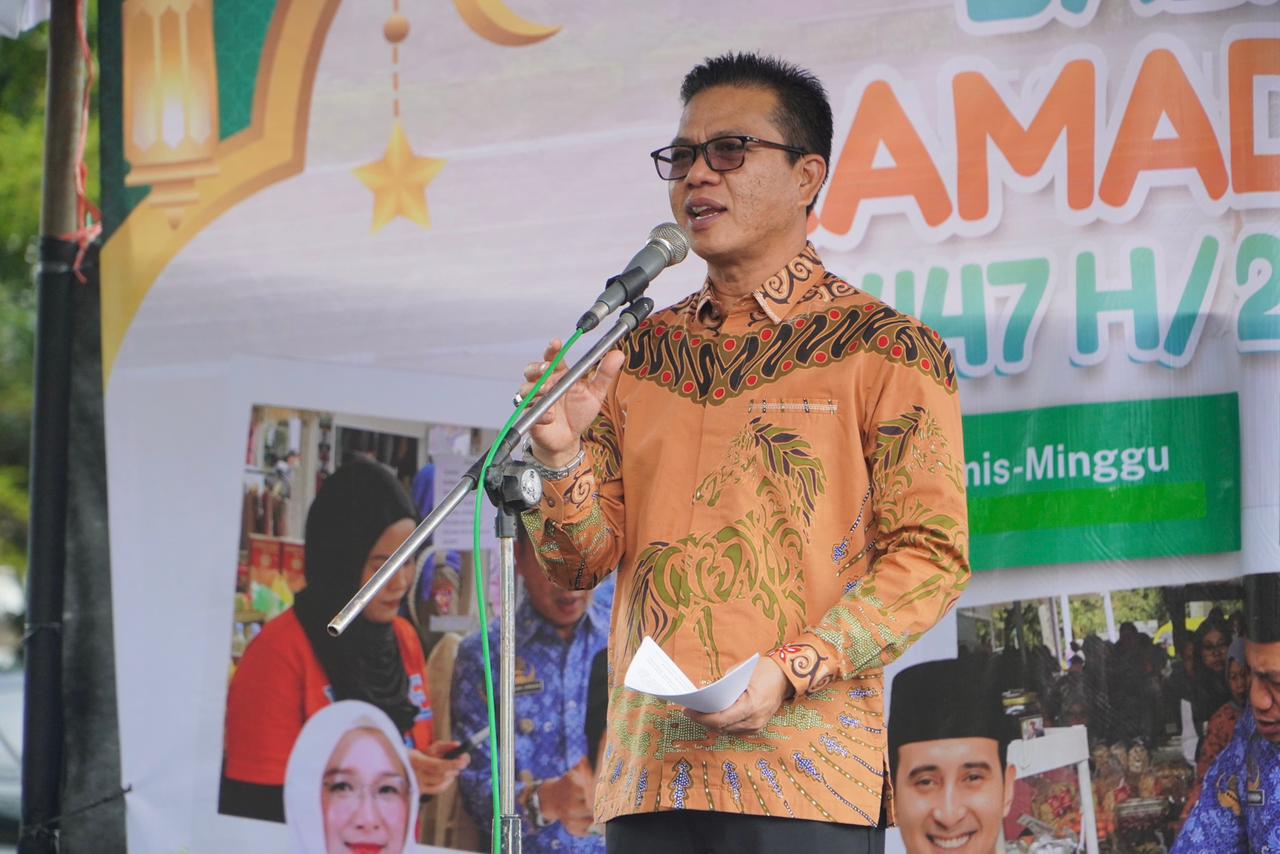 Sinergi dengan Dekranasda, Kang DS Buka Bazaar Ramadan dan Operasi Pasar Murah