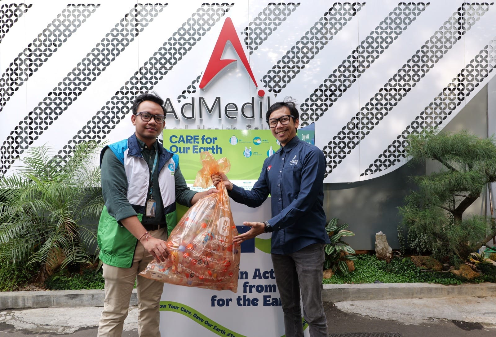 AdMedika Gandeng Waste4Change Kelola Sampah Kantor Menuju Zero Waste