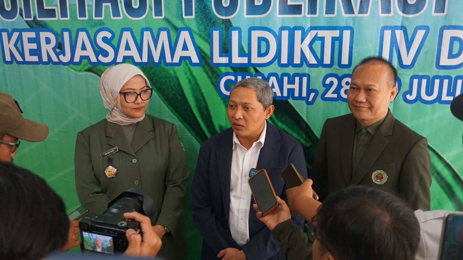 Publikasi Ilmiah Jadi Syarat Dosen Naik Jabatan, LLDIKTI dan Unjani Gelar Workshop Artikel Ilmiah