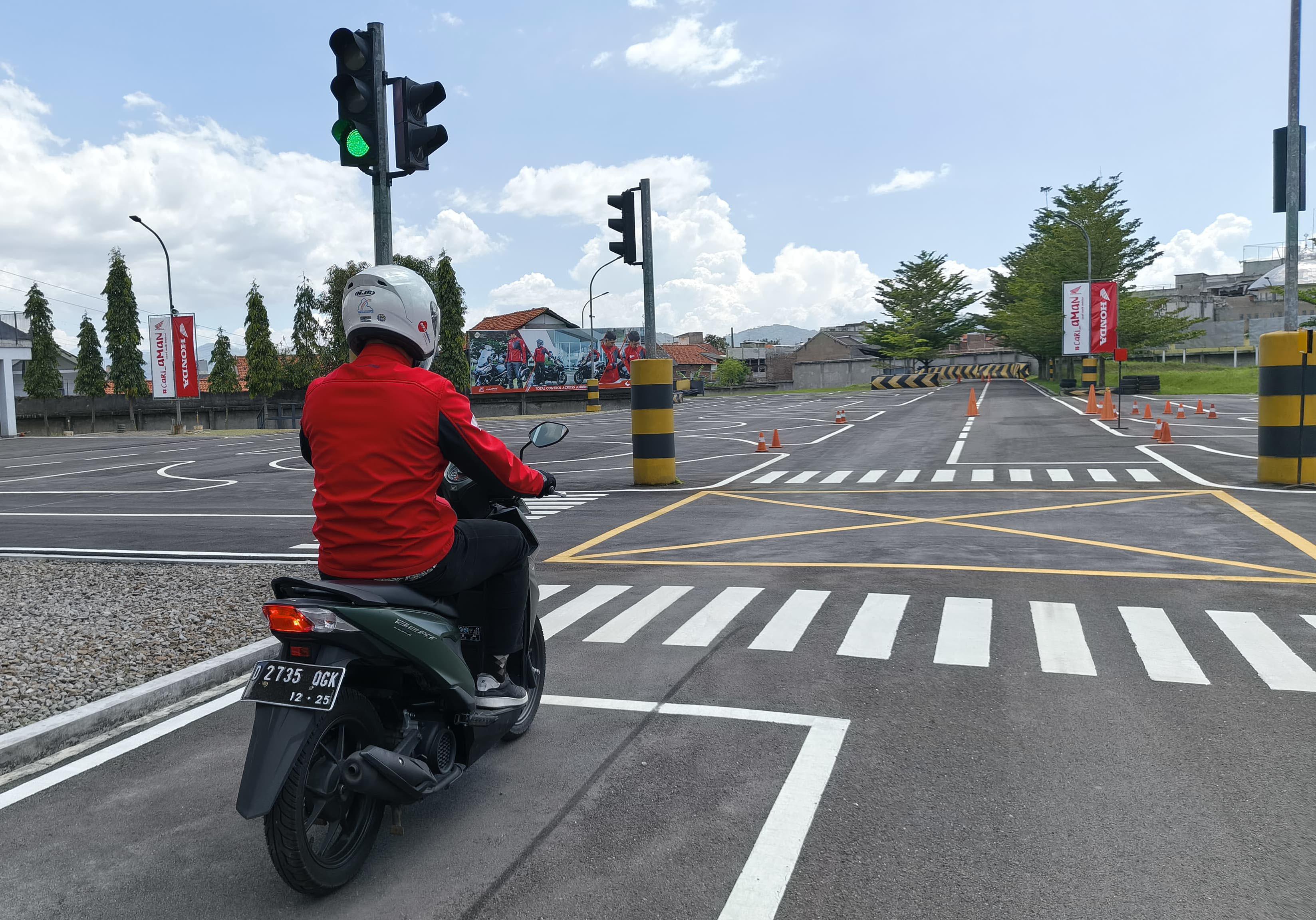 Satu Detik yang Bisa Menyelamatkan di Persimpangan