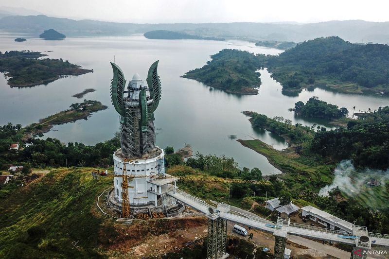 Kunjungan Kerja ke Sumedang, Prabowo Resmikan 26 Pembangkit Listrik Baru di 18 Provinsi