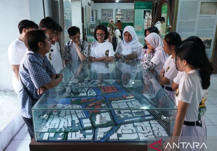 Kemenko Marves Perkuat Literasi Kemaritiman dengan Edukasi di Museum Bahari