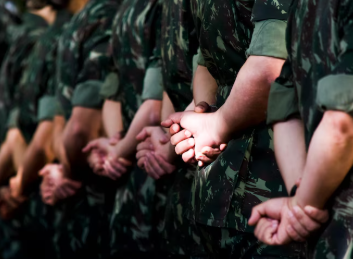Kebijakan Gubernur Jabar Dedi Mulyadi Siswa Nakal Masuk Barak Militer, Mendikdasmen: No Komen