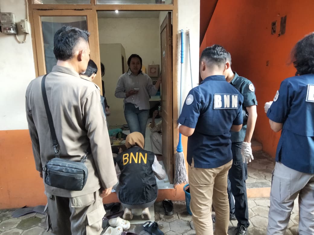 BNN Cimahi Bongkar Jaringan Penjual Obat Keras Lewat Grup Online Bandung Raya