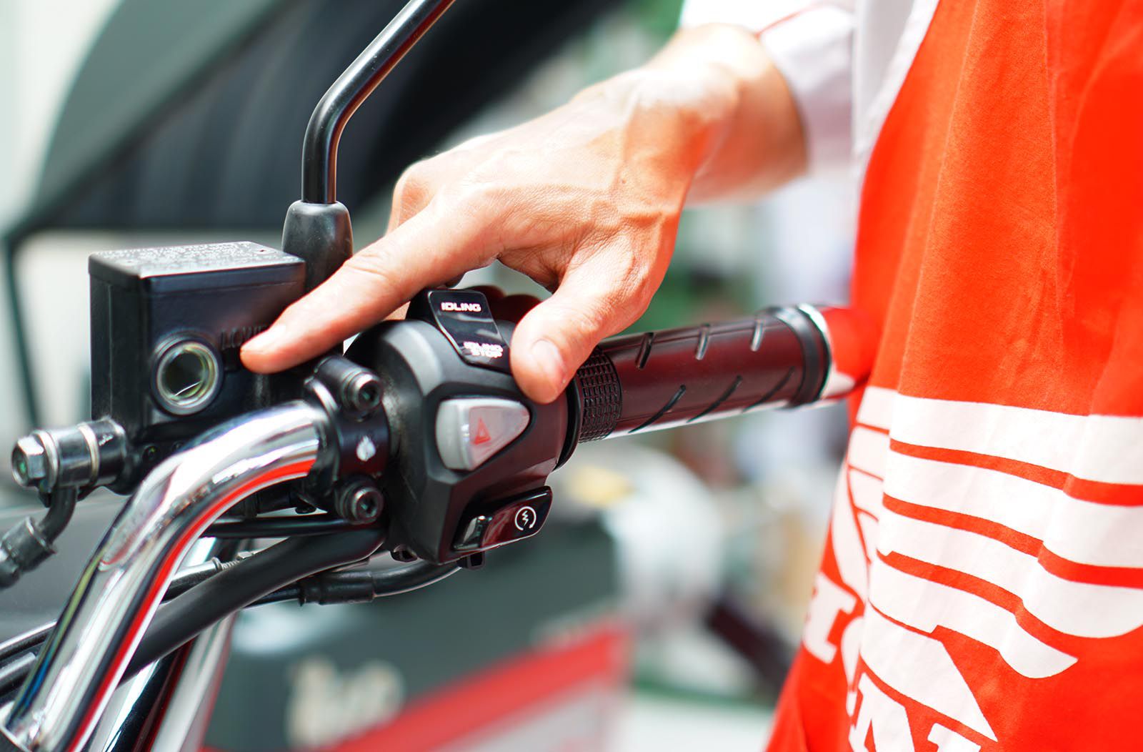 Ini 4 Manfaat Ganti Minyak Rem Secara Rutin