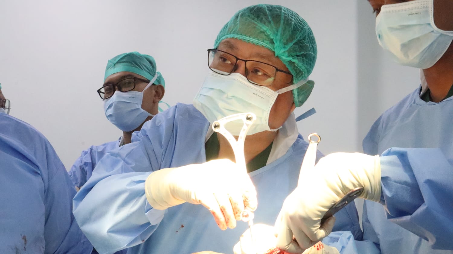 Siloam Hospitals Sediakan Teknologi Robotik untuk Penderita Pengapuran Sendi