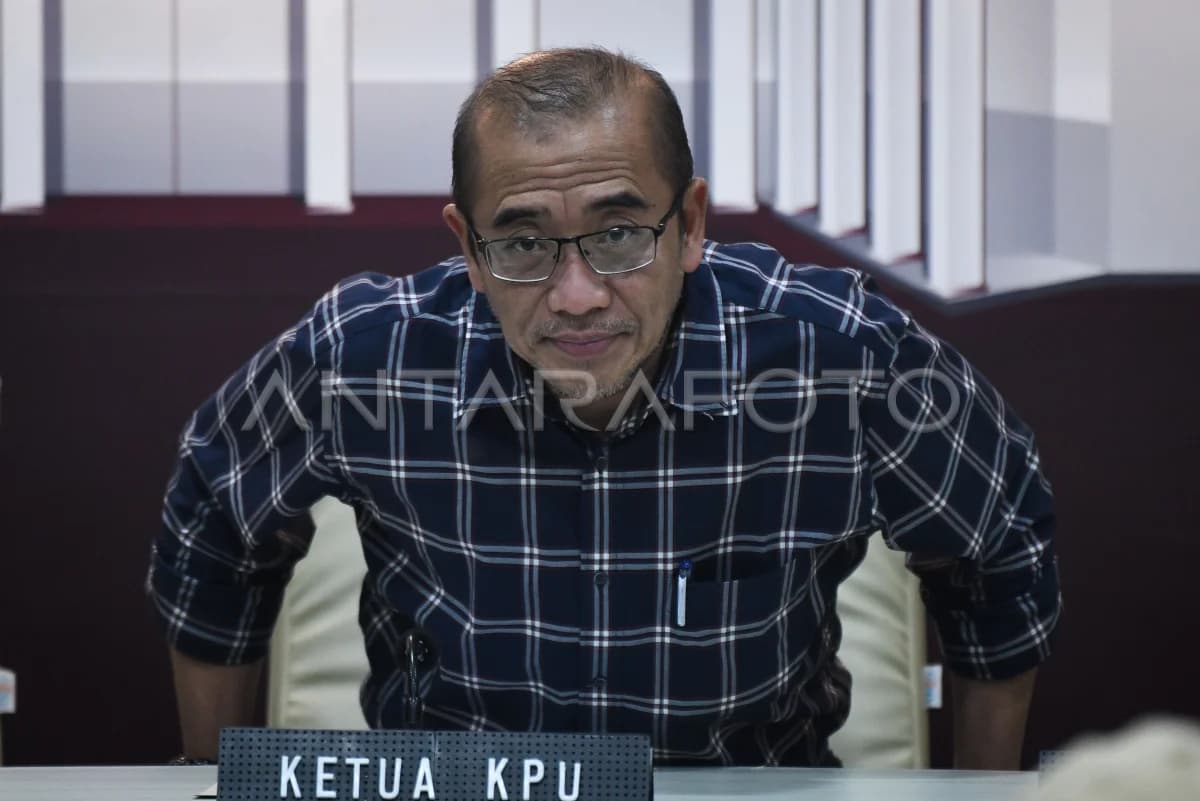 Bantah Terima Kue Ultah dari PSI, Ketua KPU: yang Menyiapkan Saya Sendiri