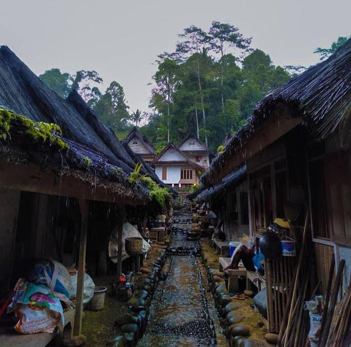 Menelusuri Kearifan Lokal Nusantara di Kampung Naga Tasikmalaya!