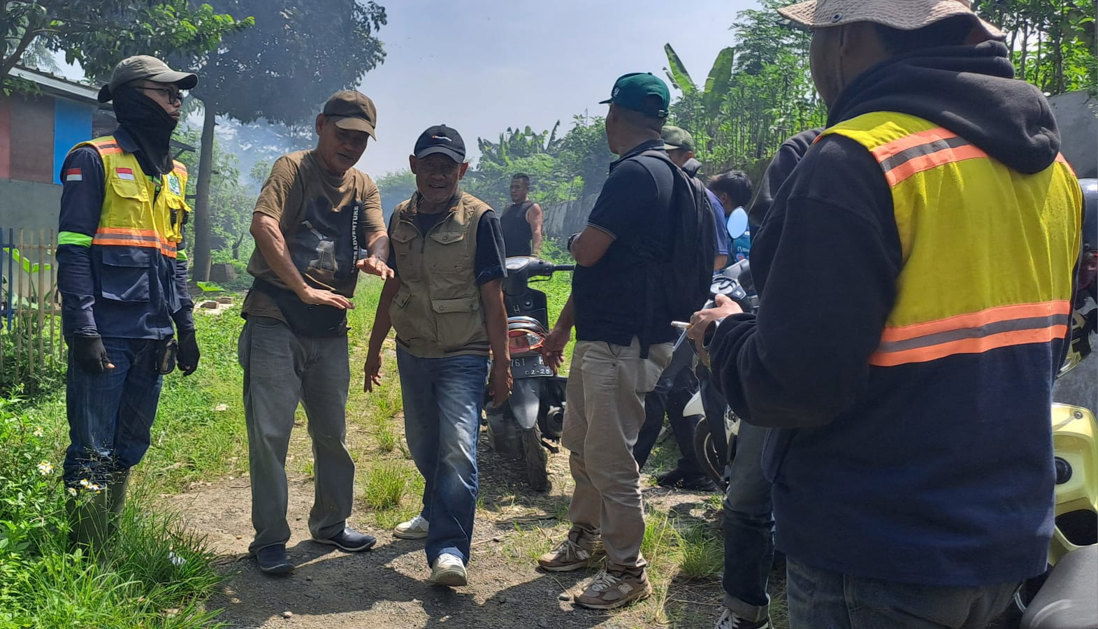 Pentahelix Dayeuhkolot dan BBWS Lakukan Monitoring Bantaran Sungai Citarum