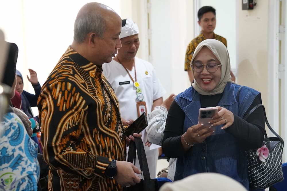 Direktur TI BPJS Kesehatan Sapa Peserta JKN di RSUD Jampangkulon Sukabumi