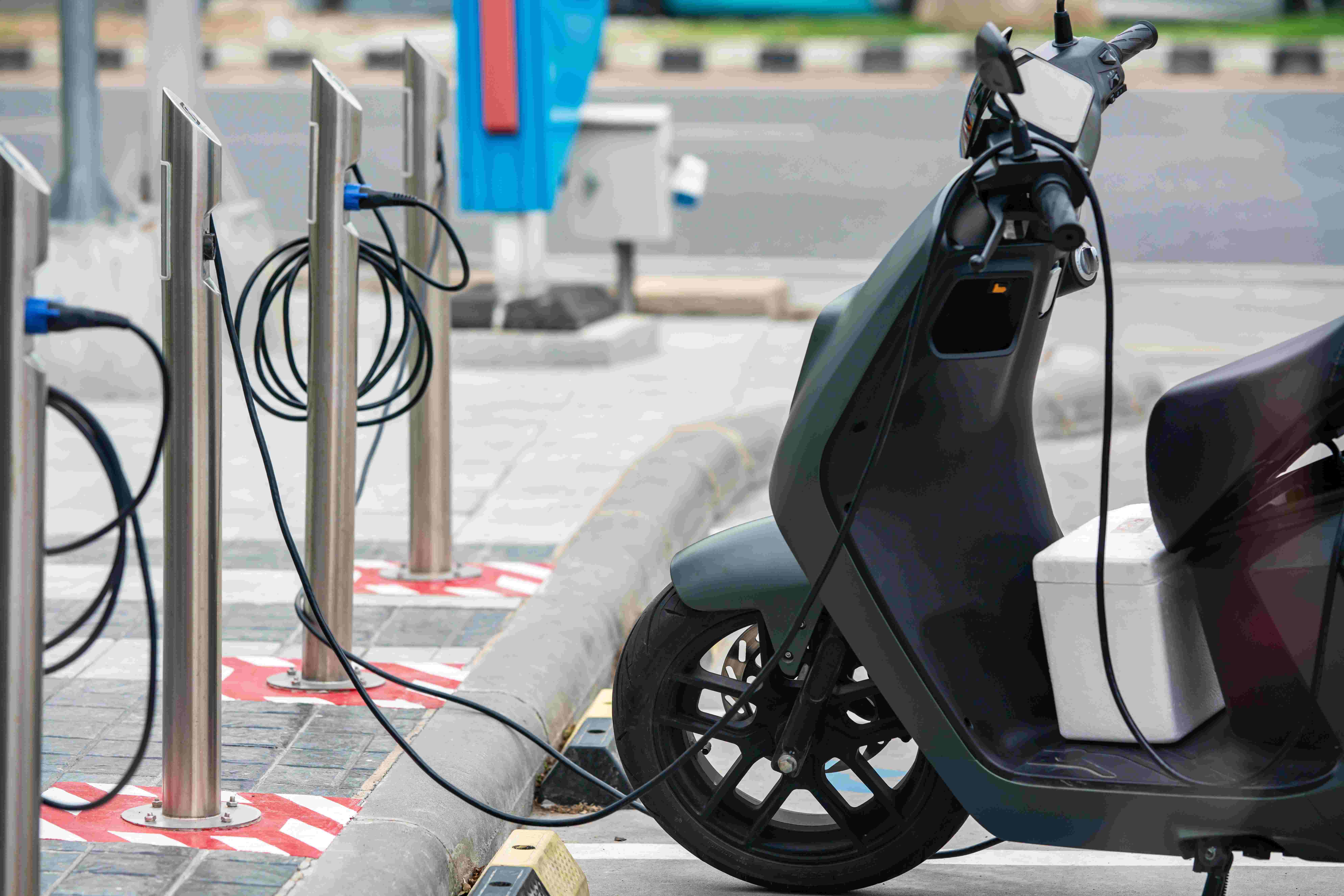 6 Motor Listrik Terbaik 2026, Murah, Canggih, dan Awet untuk Dipakai Harian