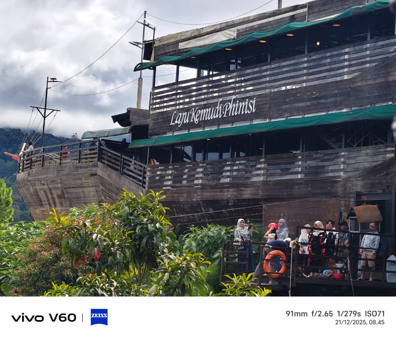 Berbagai Wahana Ada di Glamping Likeside, Segera Datang Bersama Keluarga Isi Liburan Nataru