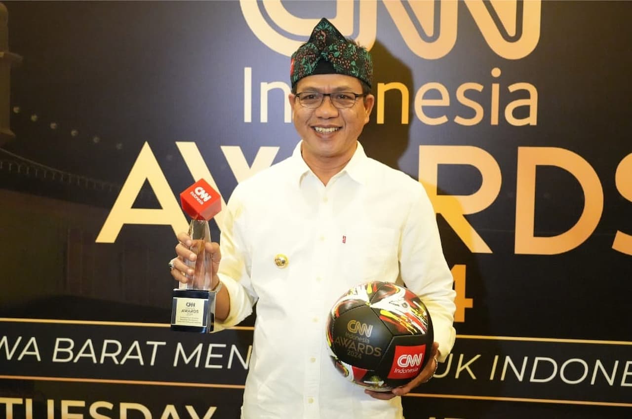 Program Insentif Guru Ngaji di Kabupaten Bandung, Antarkan Kang DS Raih CNN Indonesia Award   