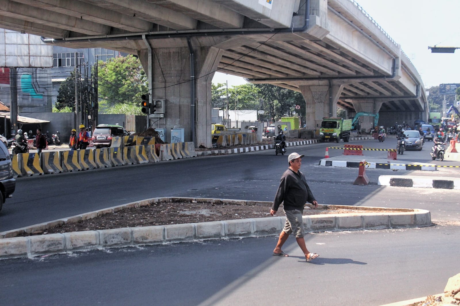 Tugu Sepatu Cibaduyut 'Libur' Dulu, Para Pengunjung Kehilangan Patokan Belok