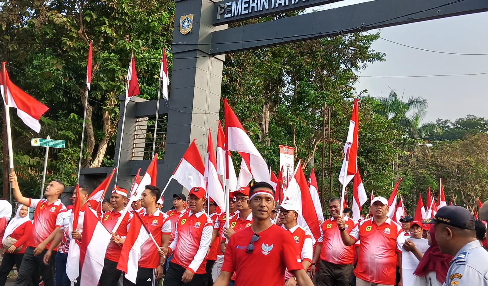 Meriah! Kirab Bendera Merah Putih dan Rekor MURI di Kabupaten Bogor Rayakan Kemerdekaan RI ke-79 