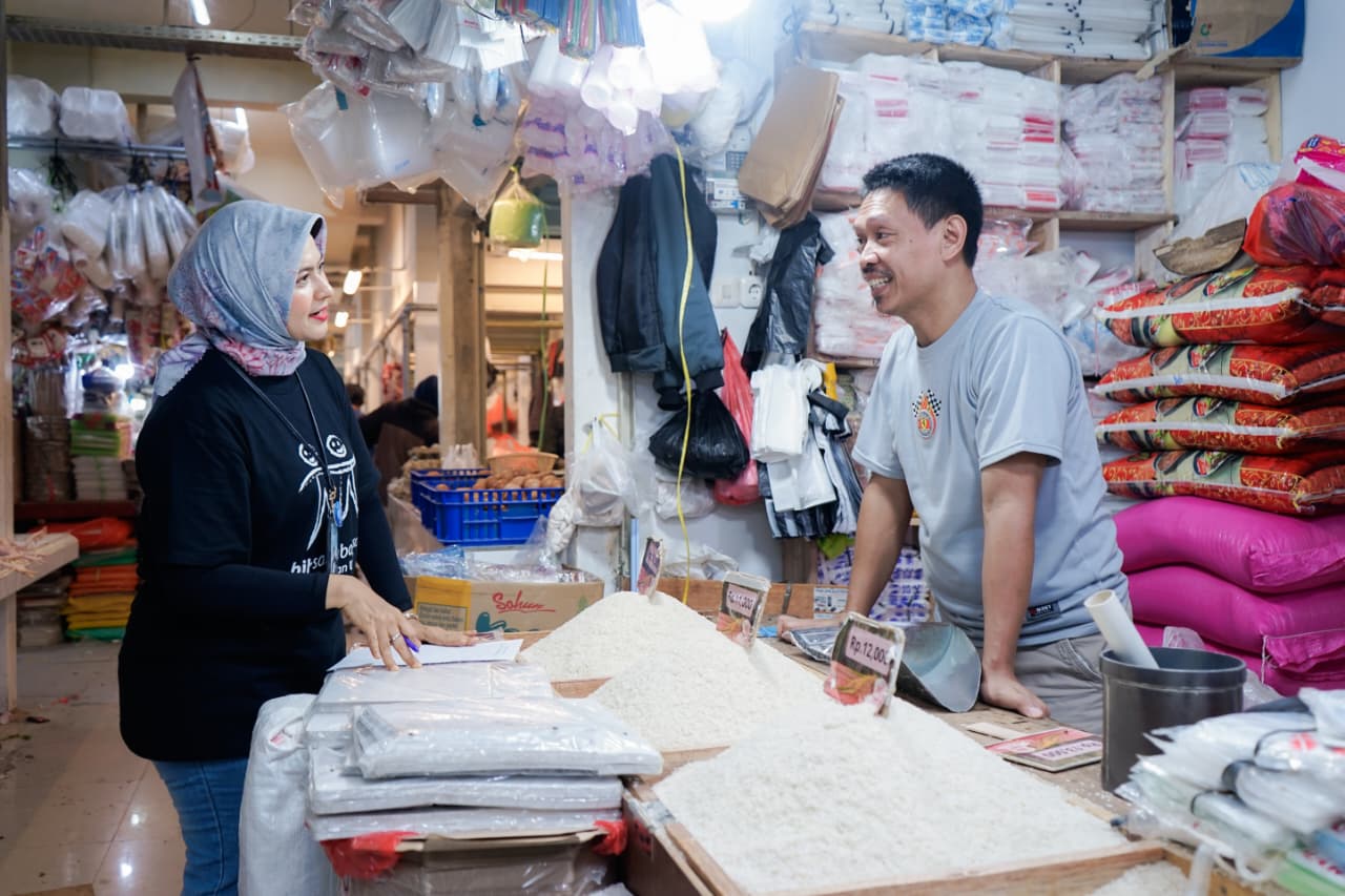 Bank bjb Dukung Pertumbuhan Pedagang Lewat Program bjb Sambang Pasar