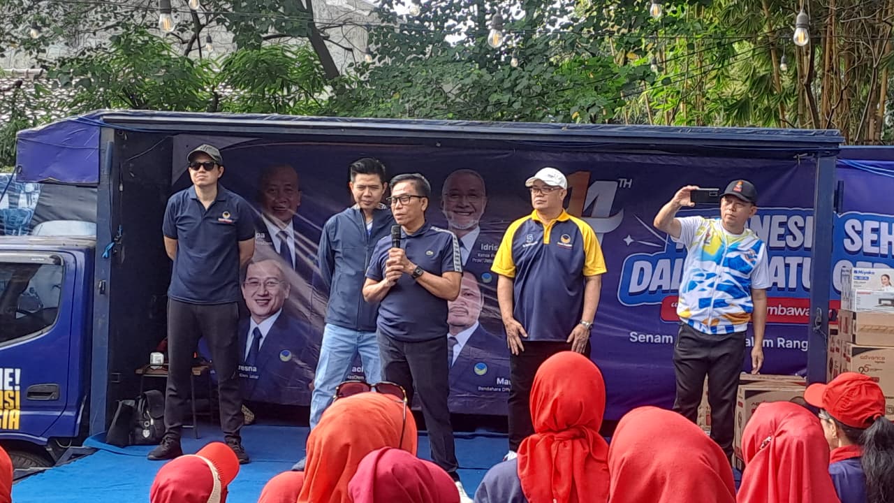 Rayakan HUT ke-14, NasDem Jabar Dekatkan Diri ke Masyarakat Lewat Kegiatan Senam Bersama