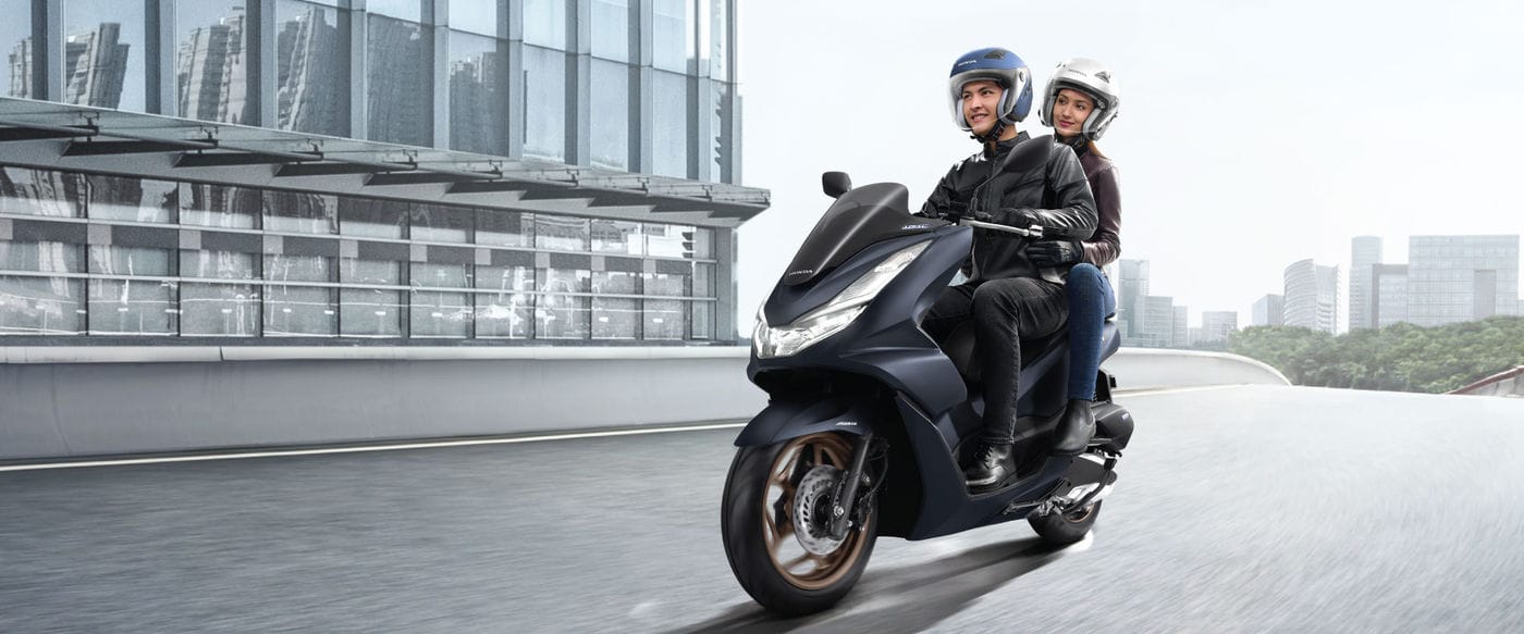 Mengulas Gaharnya Honda PCX 175 dan Yamaha Nmax 160! Siapa yang Paling Menawan? 