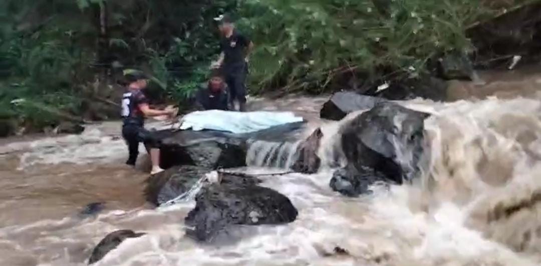 Banjir Megamendung, Bogor, Kembali Telan Korban Jiwa, Pria Paruh Baya Terbawa Arus Sejauh 2 Kilometer