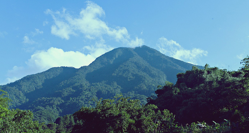 10 Gunung Terangker di Indonesia Menurut Urban Legend
