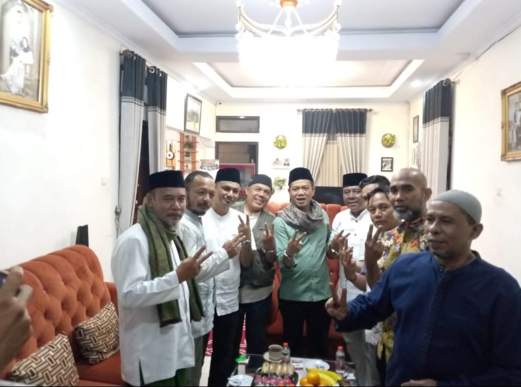 Ajak Keluarga dan Karyawan, Ribuan Warga Minang Deklarasi Dukung Kang DS dan Ali Syakieb