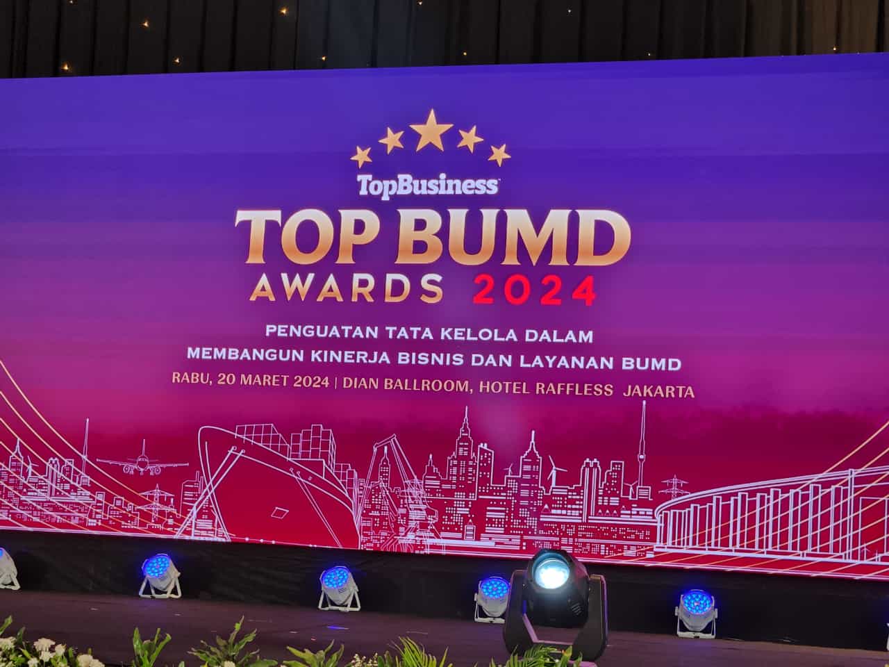 Kabupaten Bandung Diganjar 5 Penghargaan Top Bussines Atas Kinerja BUMD