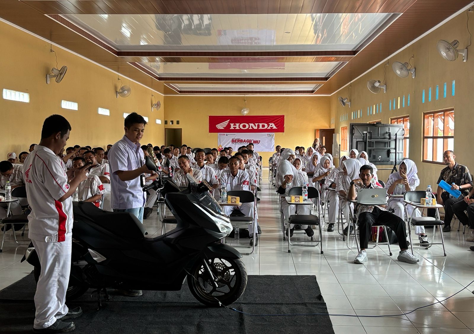 Perkuat Pendidikan Vokasi di Karawang Melalui Program Astra Honda Berbagi Ilmu