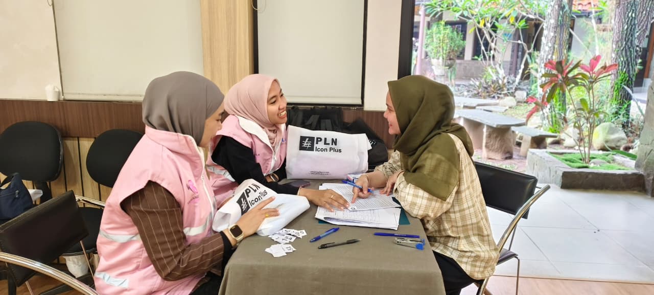 Hari Listrik Nasional ke-80: Srikandi PLN Icon Plus Regional Jawa Barat Tebar Kepedulian via Aksi Donor Darah