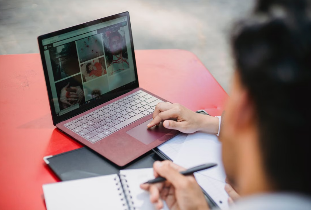 10 Laptop Hybrid 2 in 1 Terbaik 2026 Harga Murah RAM Besar Cocok untuk Mengedit Foto dan Video - radarjabar.disway.id