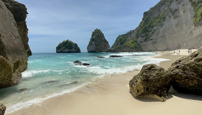 10 Rekomendasi Spot Wisata Paling Indah di Nusa Penida