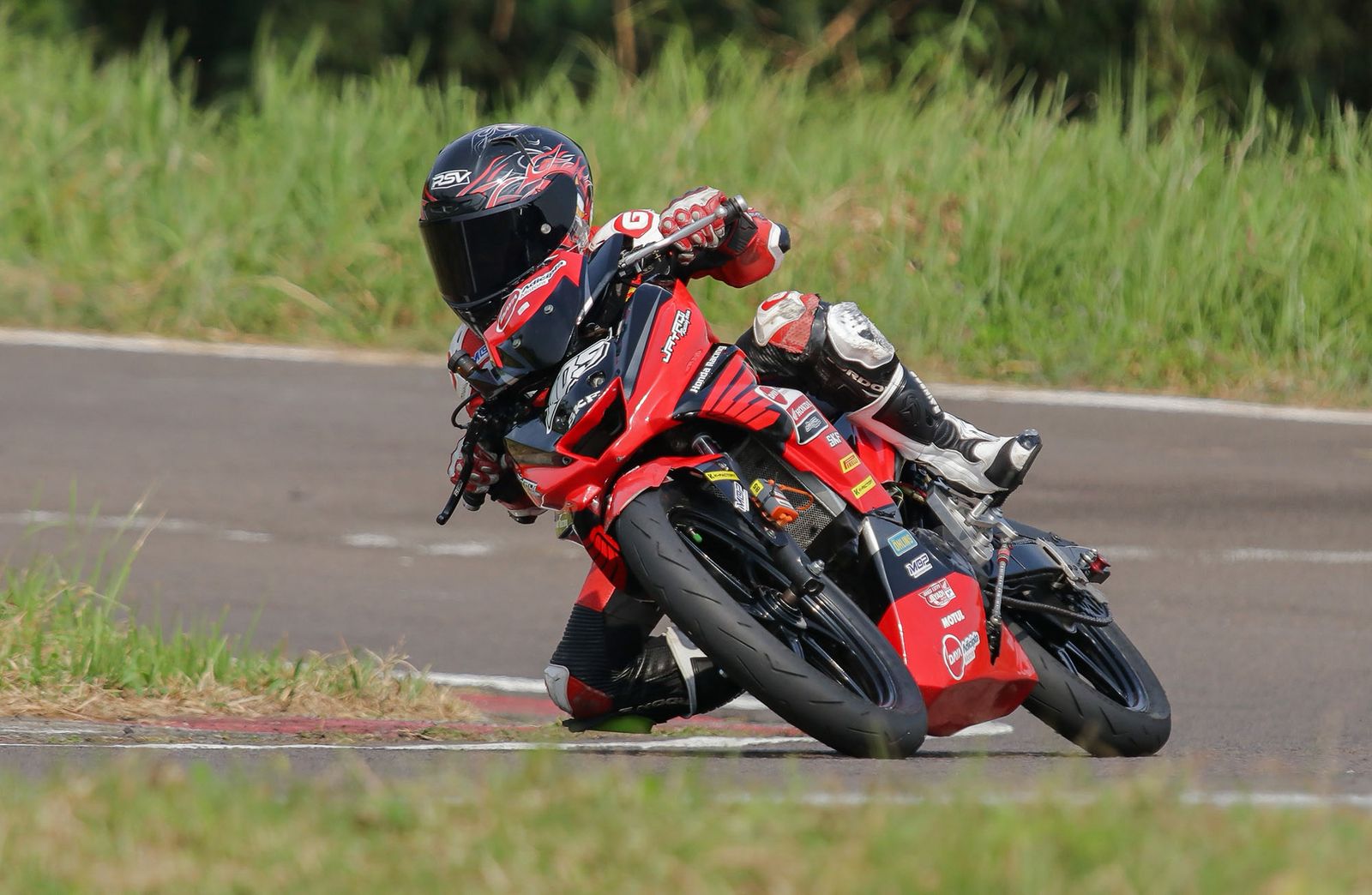 Pebalap Muda Honda Daya Jayadi Racing Team Tunjukkan Hasil Positif di Kejurda Road Race IMI Jabar 2025