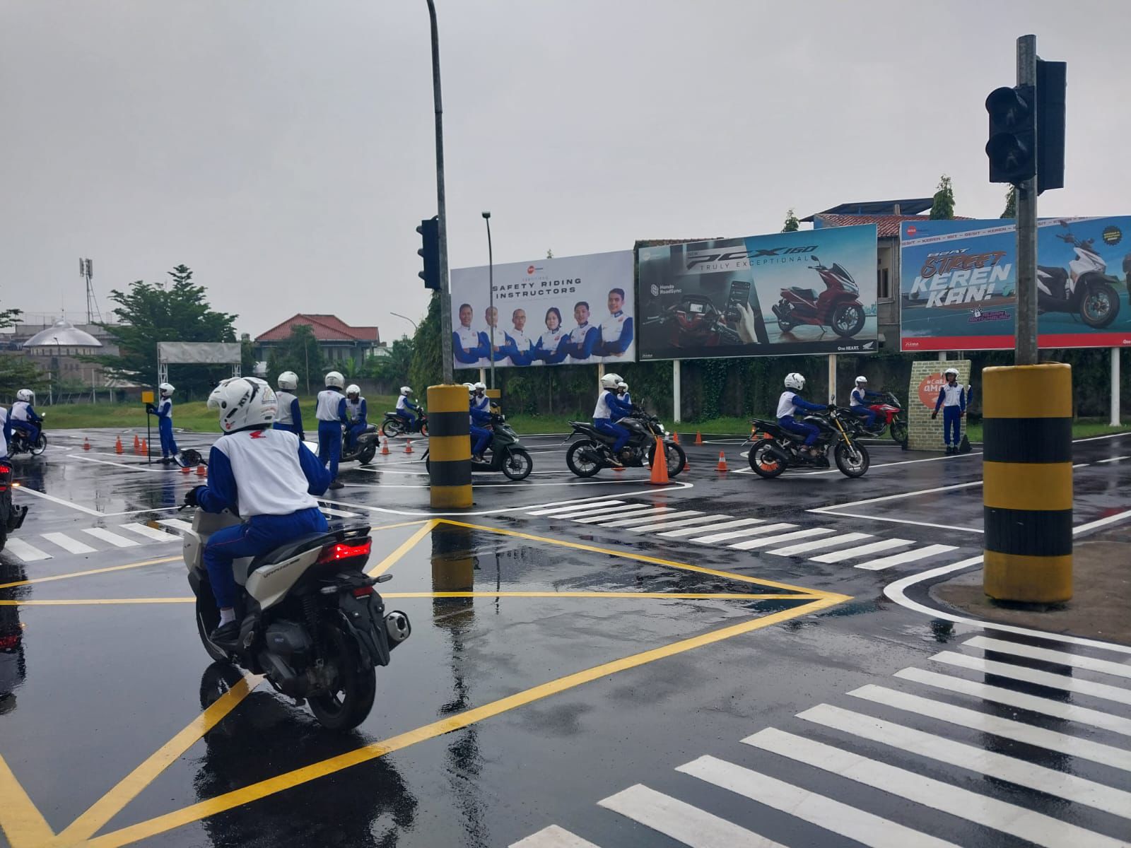 Pahami Arti Warna Rambu Lalu Lintas, Kunci Awal Keselamatan Berkendara