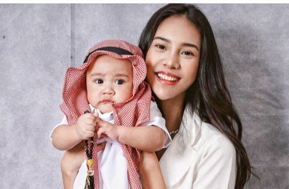 Foto Bareng Rayyanza, Anya Geraldine Akui Suka yang Arab dan Brewokan