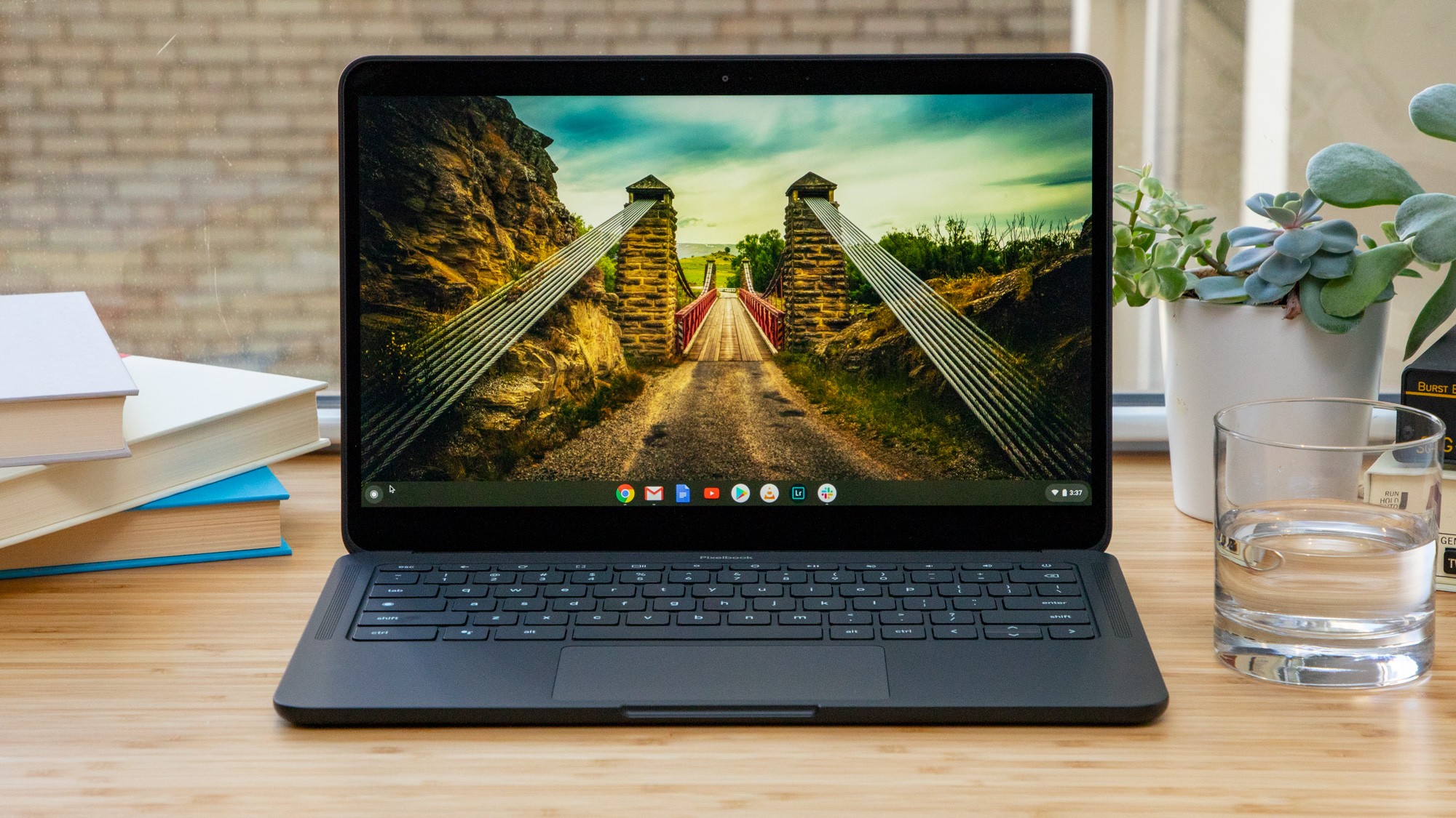 8 Laptop Modern dengan Kamera Bening dan Berkualitas Tinggi!   