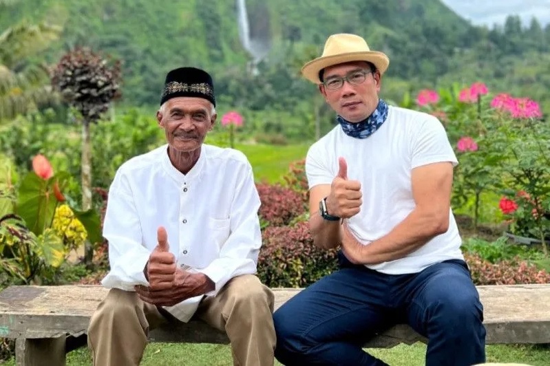 Kondisi Rumput di Rumah Abah Jajang Cianjur Rusak, Ridwan Kamil Bantu Proses Perbaikan Taman