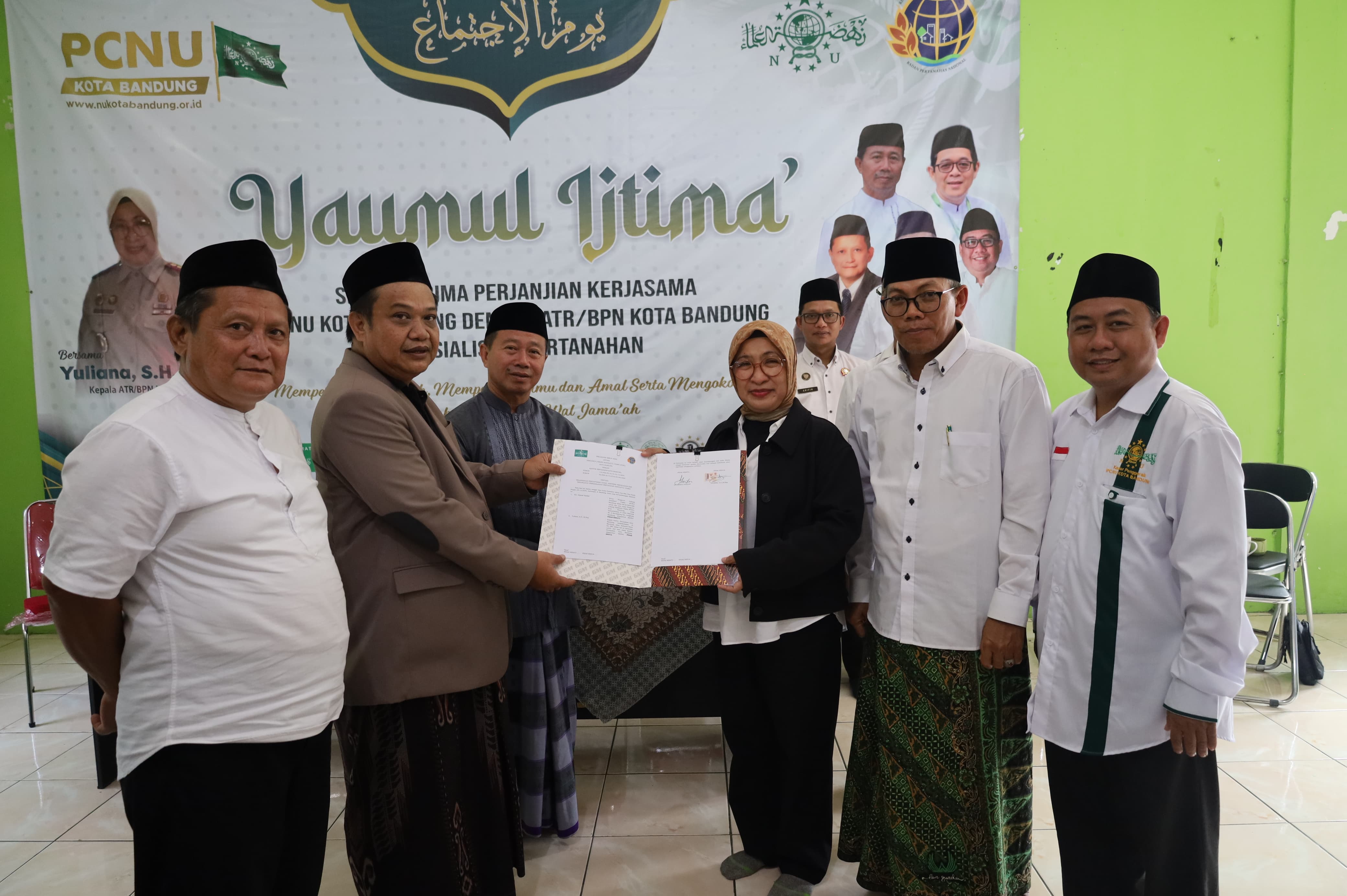 Kantah Kota Bandung Serahkan Perjanjian Kerjasama ke Perwakilan Cabang Nahdlatul Ulama Kota Bandung