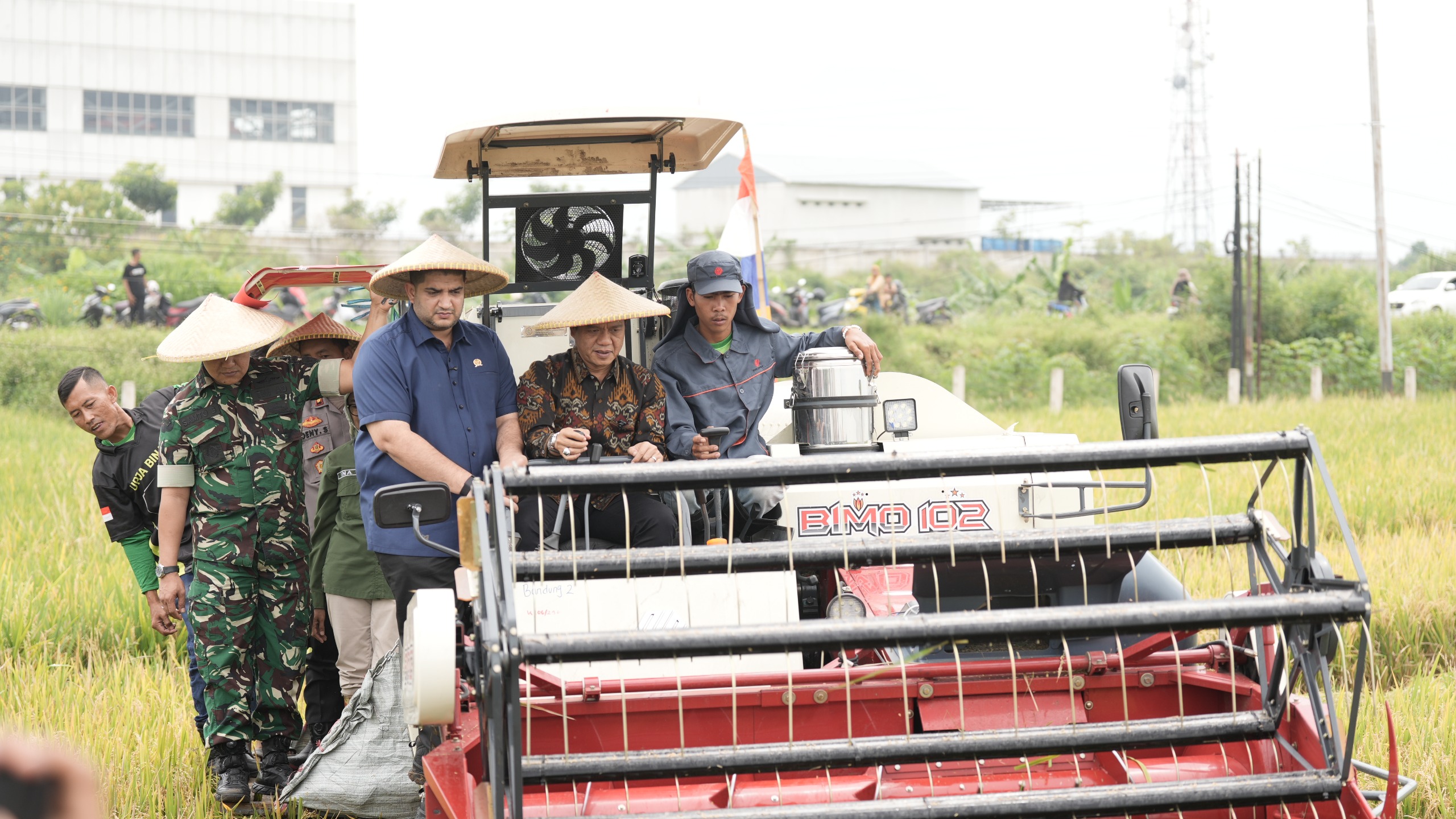 Bupati Bandung Ingatkan Poktan Bantuan Alsintan Jangan Dikuasai Seseorang