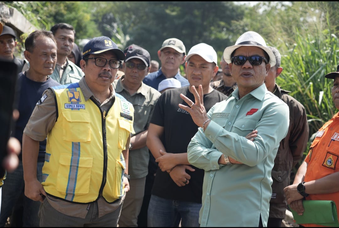 Tanggul Sungai Cikapundung Kolot Sepajang 2,1 Km Jebol, Bupati Bandung: Secepatnya Ditanggulangi dan Ditangani