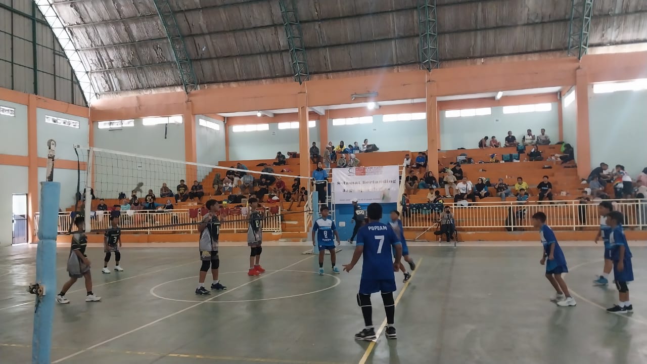 18 Club Voli Bertanding di Gor Karadenan Bogor