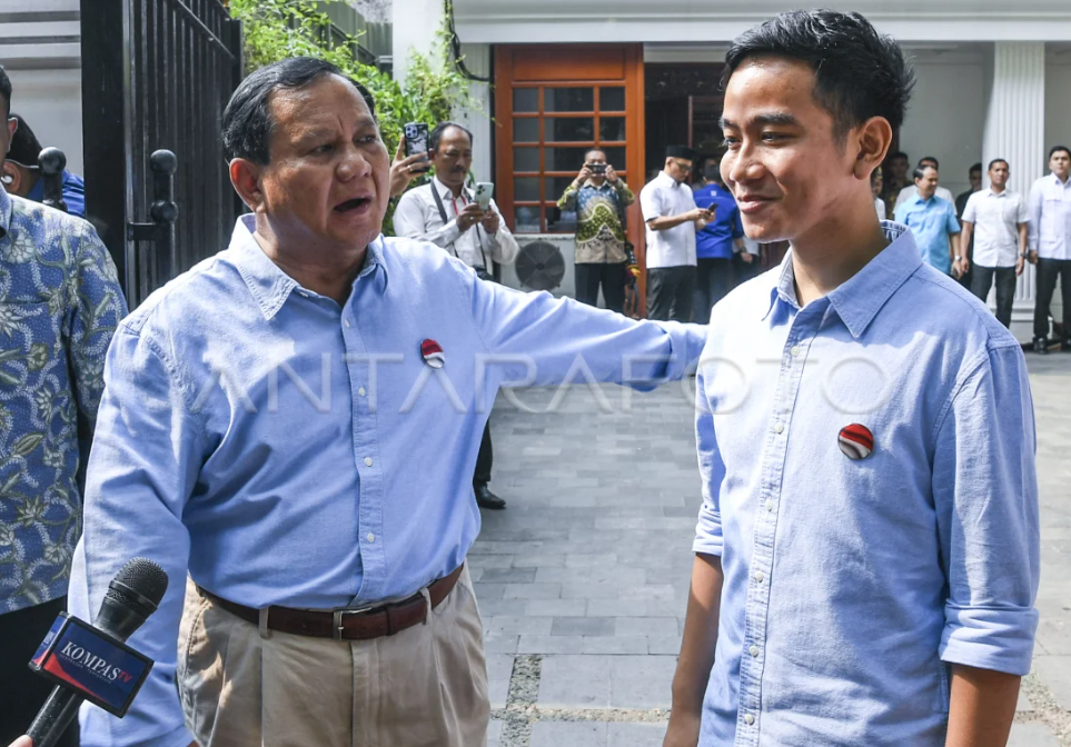Pendukung Prabowo-Gibran Mulai Padati Kantor KPU RI