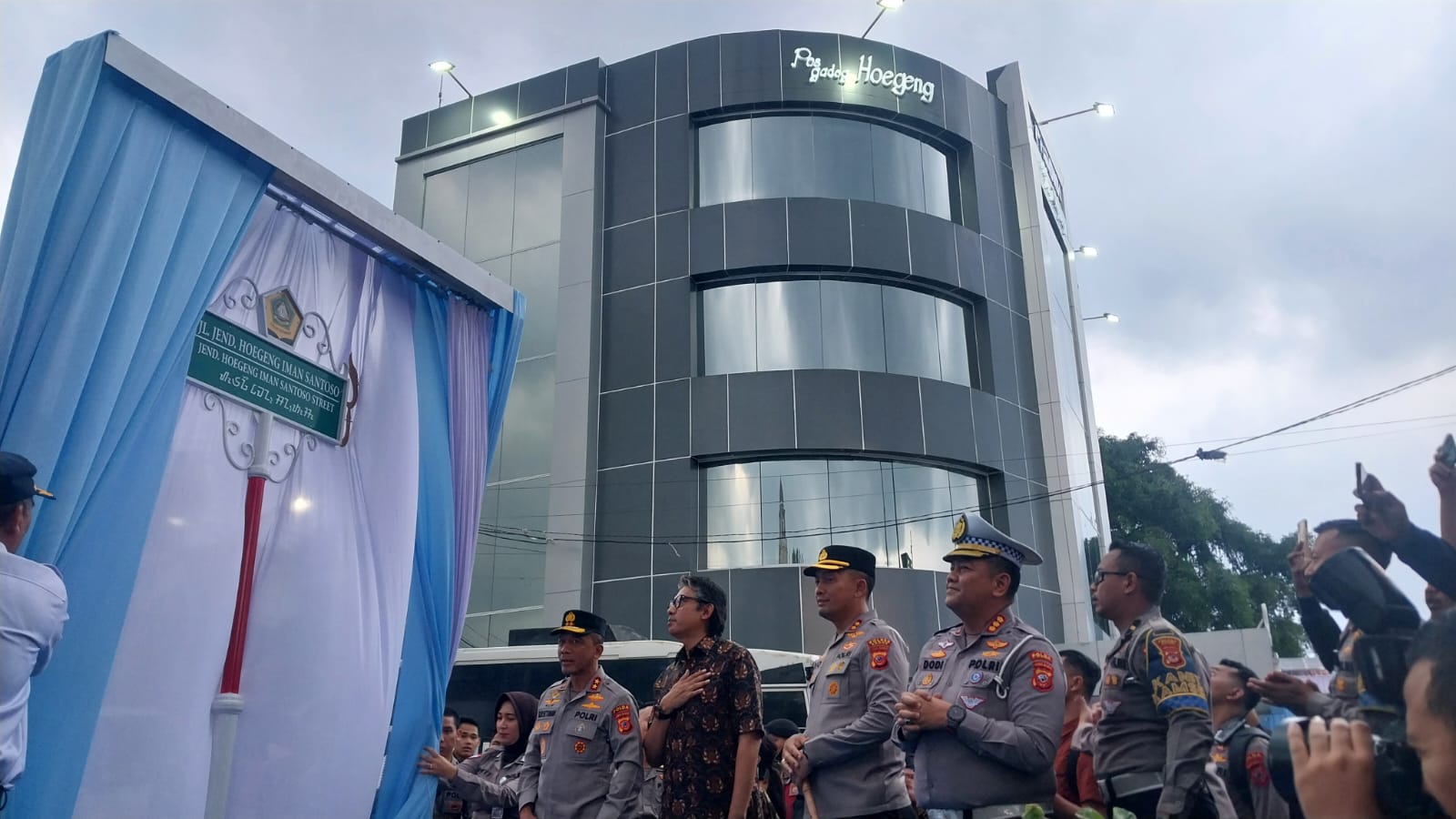 Nama Kakeknya Ada di Pos dan Jalan, Cucu Jenderal Hoegeng: Bukan Hanya Milik Polri tapi Milik Bangsa