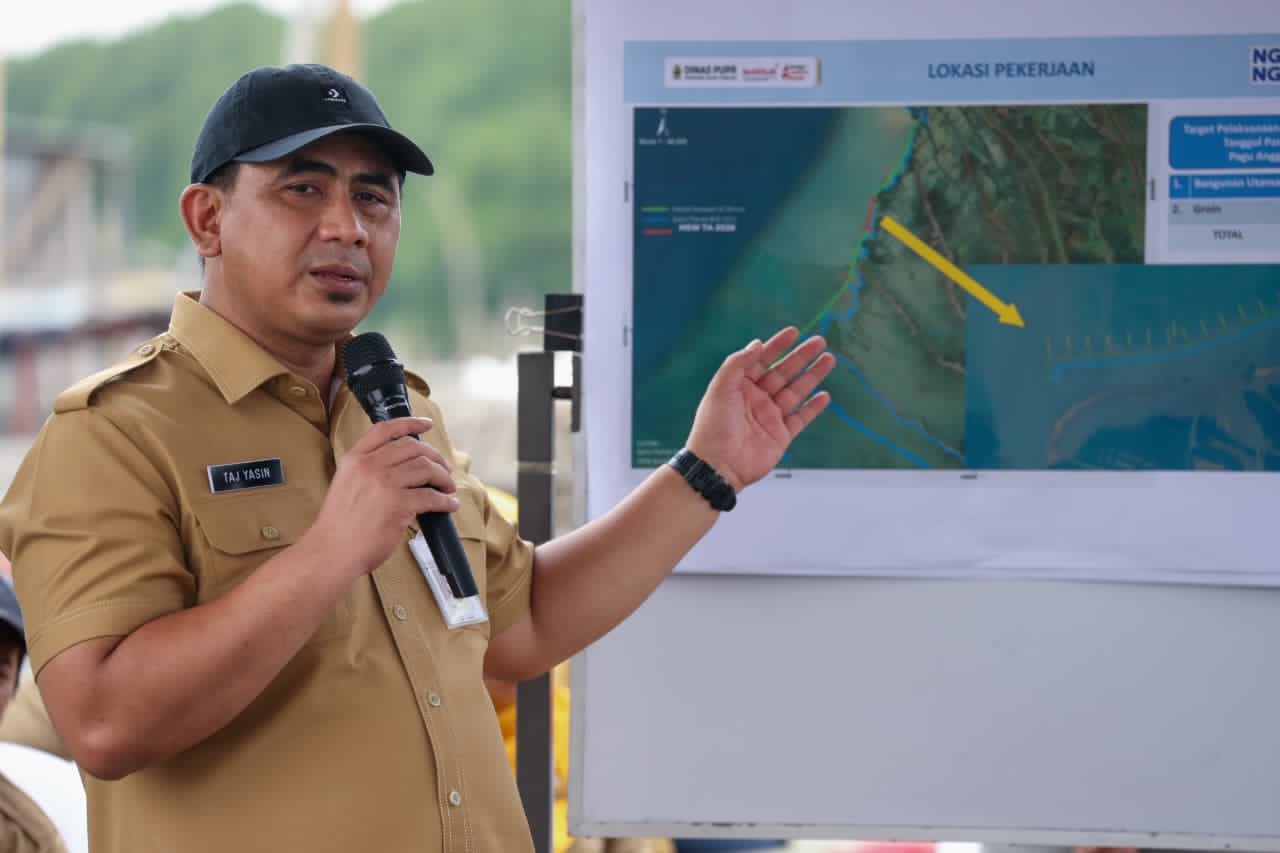 Taj Yasin Kawal Pembangunan Hybrid Seawall, Warga Demak Menatap Pemulihan Tambak