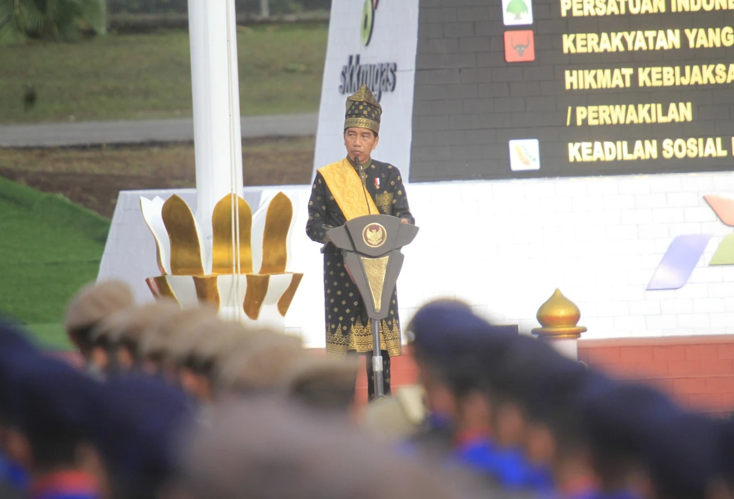 Pimpin Upacara Hari Lahir Pancasila, Presiden Jokowi Pakai Pakaian Adat Melayu